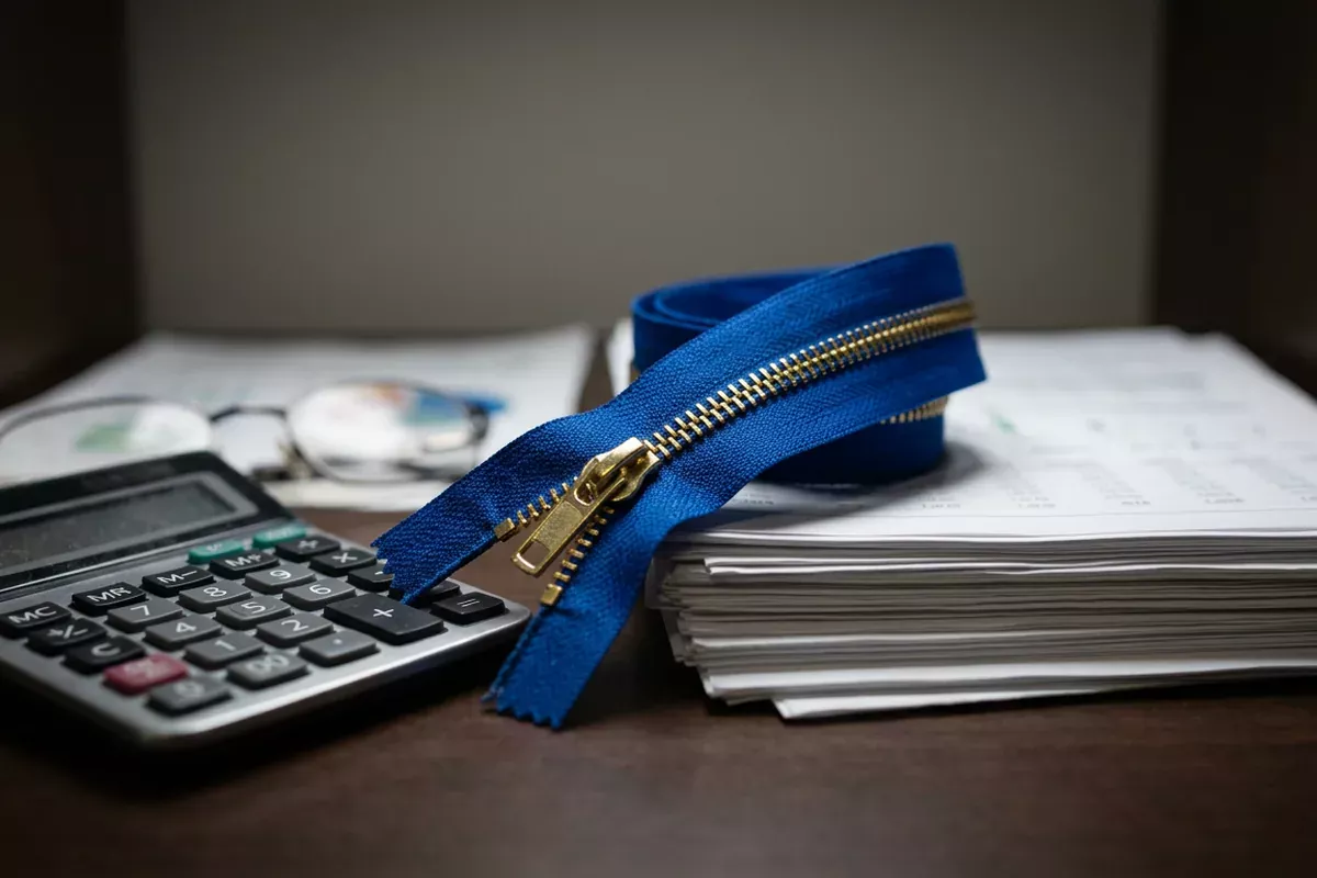 Peru komt tijd tekort om massale import van Chinese ritsen tegen te houden: Indecopi stelt deadline voor antidumping-onderzoek